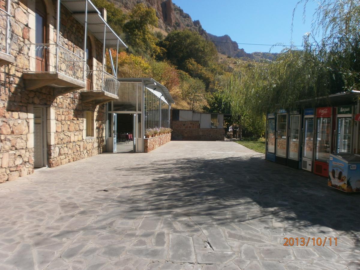Noravank's Hotel Areni Exteriör bild